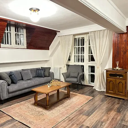 Apartment Pine Peak Predeal