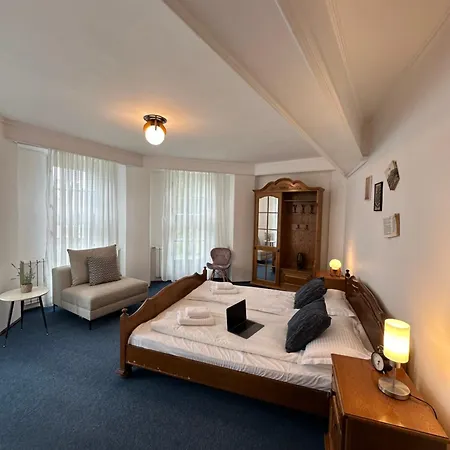 Apartment Pine Peak Predeal