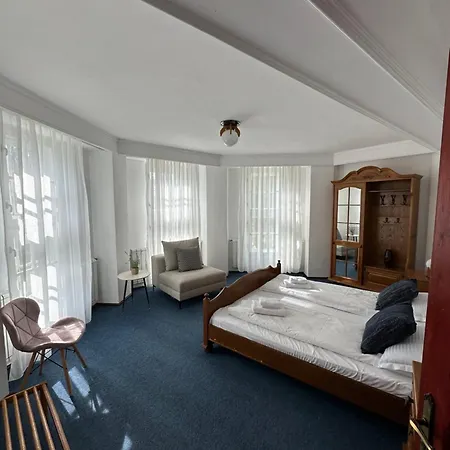Apartment Pine Peak *