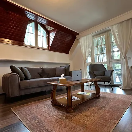 Apartment Pine Peak