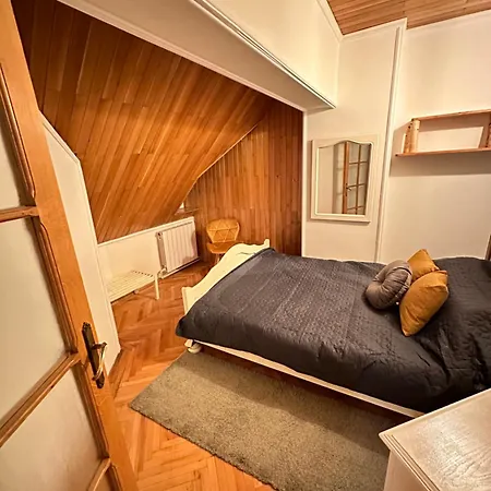 Pine Peak Apartment *